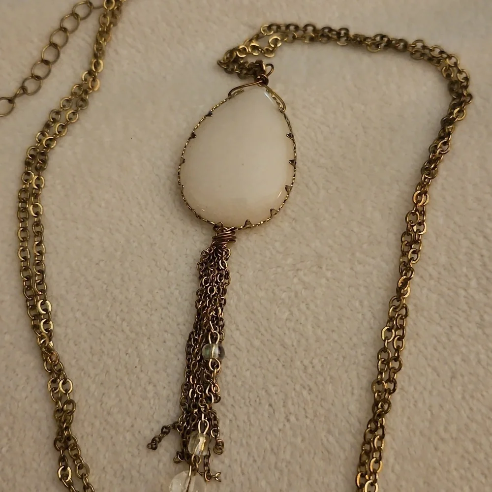 Vintage Elegant White Teardrop Stone Tassel Pendant Chain Sweater Necklace
